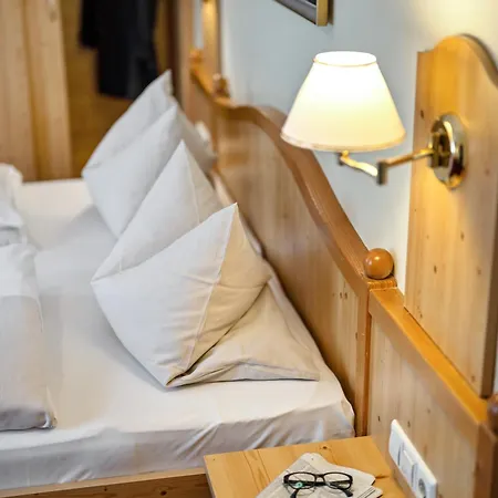Hotel Zur Post 3*