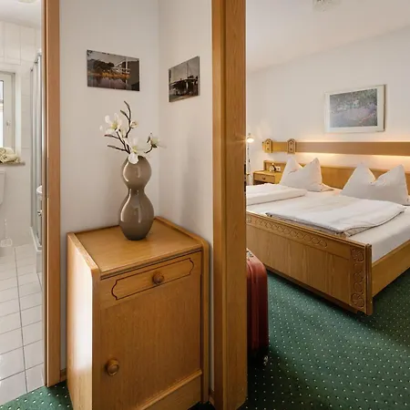 Zur Post Hotel 3*