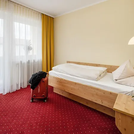 Hotel Zur Post 3*