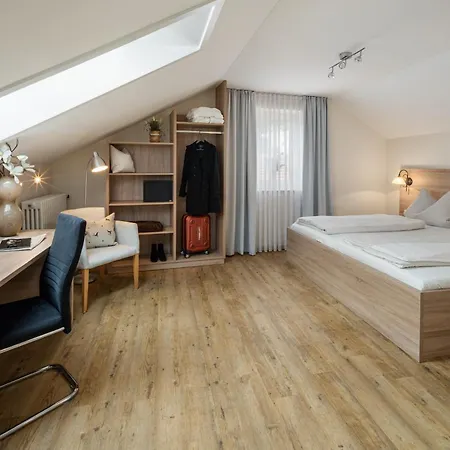 Zur Post Hotel 3*